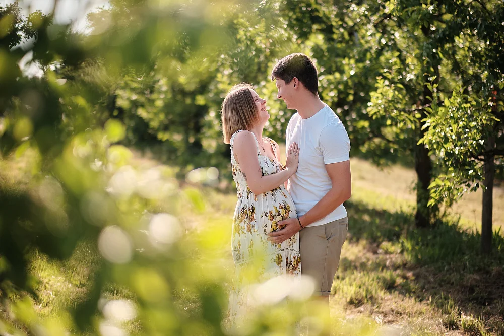 Familienfotografie – werdende Mutter mit Partner